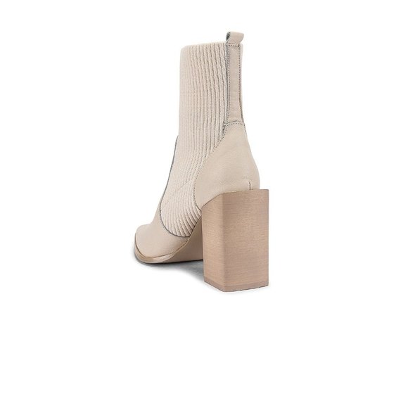 Steve Madden Tackle Sock Bootie in Bone Leather Size 6.5 With Box - Picture 4 of 15